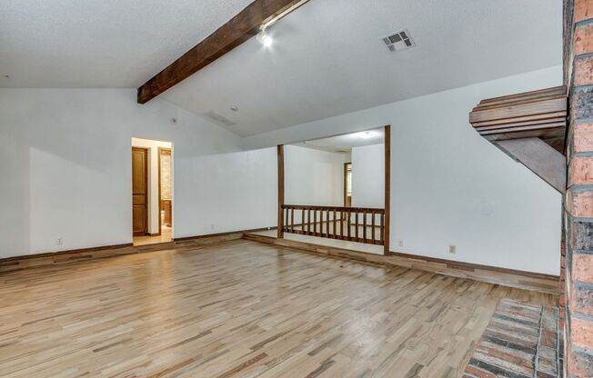 7312/7314 Kings Manor Court