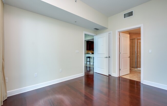 2 beds, 2 baths, $2,995, Unit Unit 621