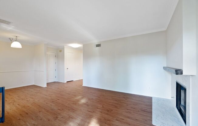 3 beds, 2 baths, $3,400, Unit 6716 Clybourn Ave #252, N. Hollywood, CA 9106