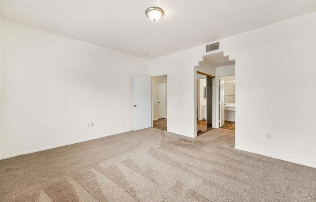 2 beds, 2 baths, $1,200, Unit # 1044