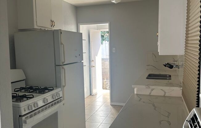 2 beds, 1 bath, 800 sqft, $1,995, Unit 5837 Picker Street