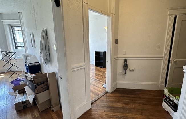 2 beds, 1 bath, $3,200, Unit 12