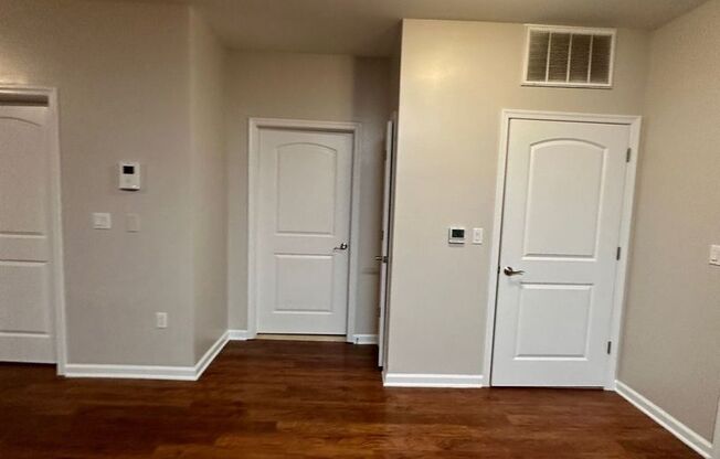 2 beds, 2 baths, 935 sqft, $2,700, Unit 503