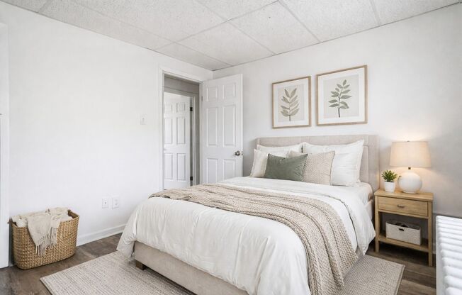 Updated Apartment Homes Near Downtown | 126 W 9th Ave