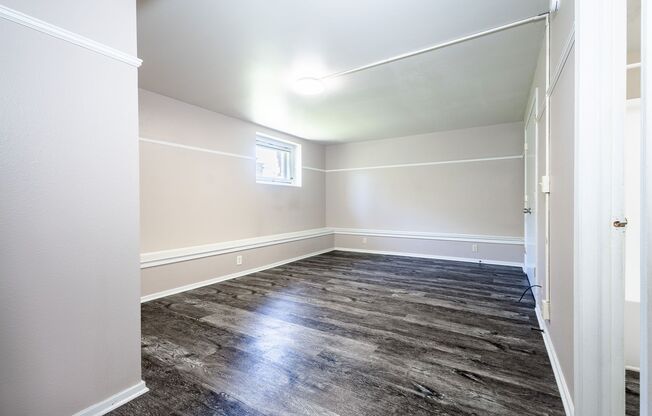 2 beds, 1 bath, 825 sqft, $959, Unit 3819 Jones St #104