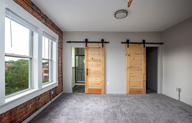 Studio, 1 bath, 550 sqft, $1,299, Unit 479-301