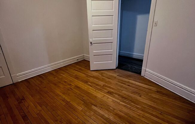 2 beds, 1 bath, $950