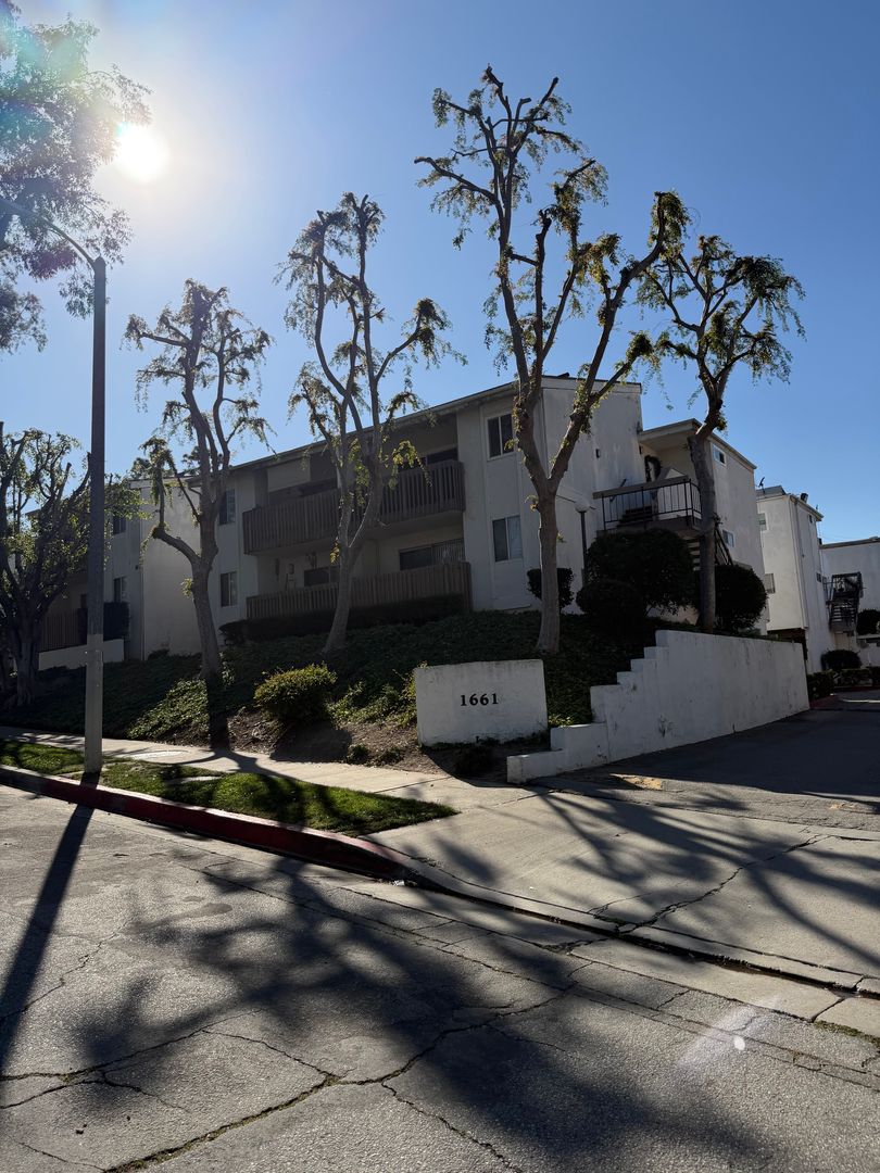 Beautiful Condo in Serene Montebello HOA Community – Pool, Spa & Prime Location