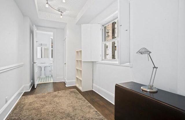 57 E 73 ST