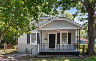 Large 3BR/2BA Home Walking Distance to Daffin Park