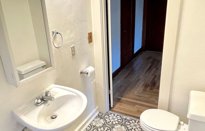 Studio, 1 bath, 389 sqft, $895