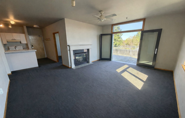 2 beds, 1 bath, 915 sqft, $2,275, Unit 414
