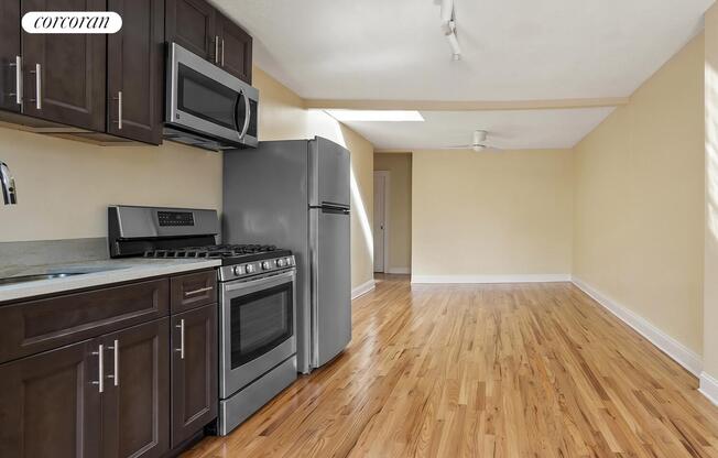 172 LAFAYETTE AVE