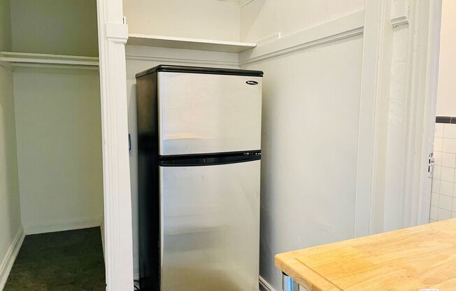 Studio, 1 bath, $1,370, Unit 805