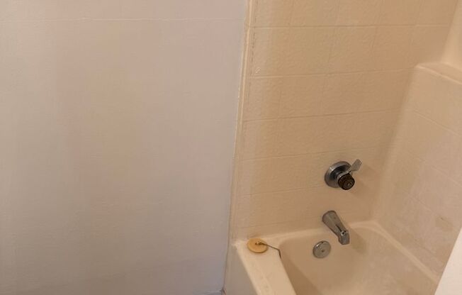 2 beds, 2 baths, 1,000 sqft, $2,695, Unit 107