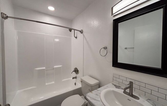 1 bed, 1 bath, 695 sqft, $1,498, Unit 126