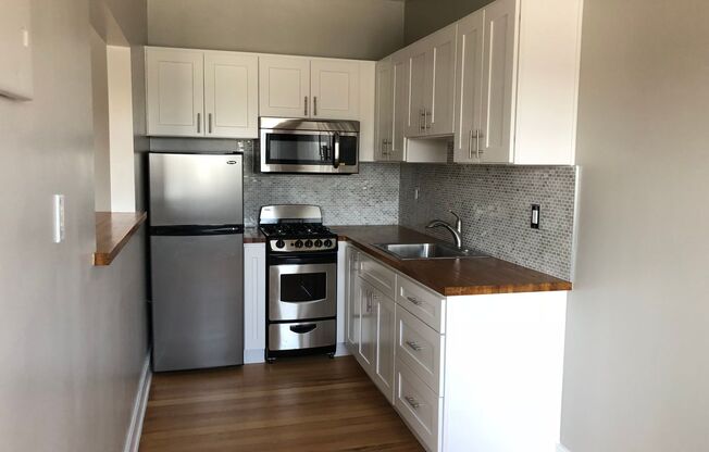 Studio, 1 bath, 275 sqft, $1,595, Unit 303