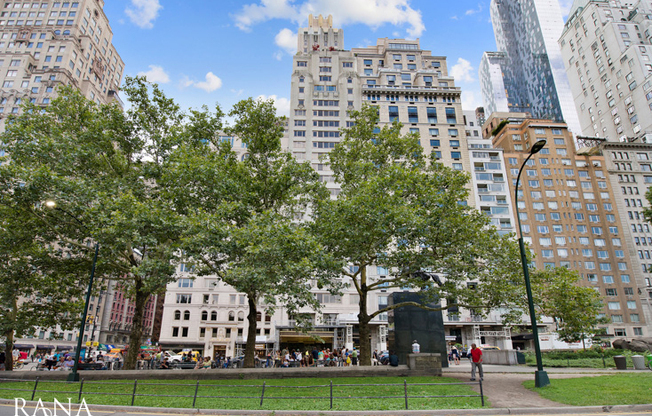 1 bed, 2 baths, 886 sqft, $6,500, Unit 22G