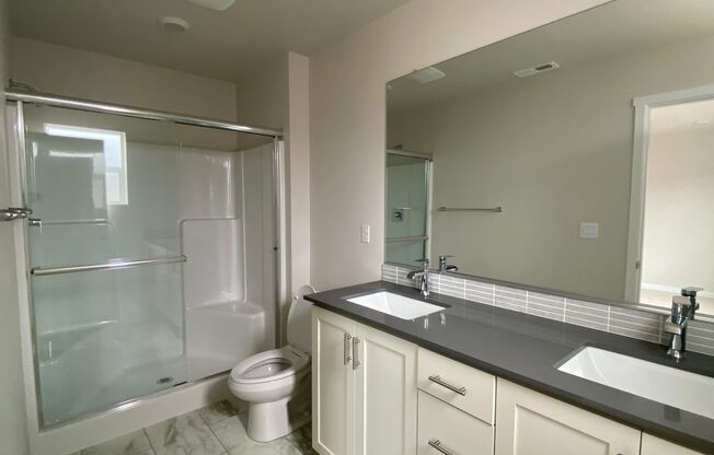 Modern *NEW CONSTRUCTION* 3 BD* 2.5 BA Townhome Located In Hillsboro's *NEW* Gordon Creek Pointe Community! *Minutes From High Tech Corridor & Tanasbourne!*