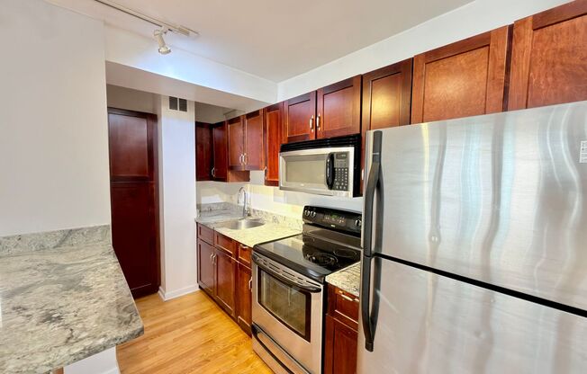 1 bed, 1 bath, 700 sqft, $1,825, Unit 418-1501