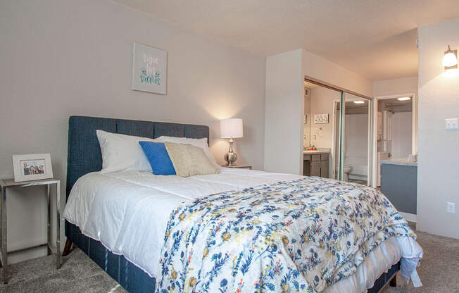 Bedroom and closet at Villas Del Cielo Aprartments in Albuquerque New Mexico October 2020
