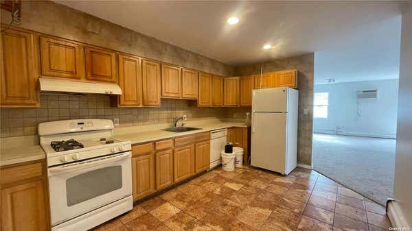 3 beds, 2 baths, 1,100 sqft, $3,777