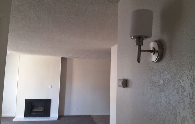 2 beds, 1 bath, 968 sqft, $1,325, Unit 1520-107