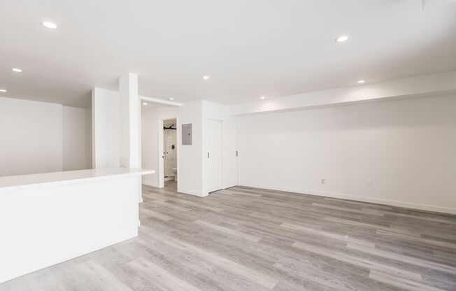 Studio, 1 bath, 575 sqft, $1,798, Unit 117