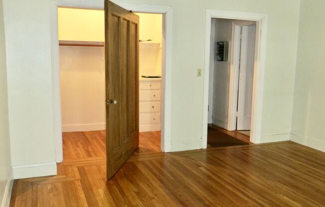 Studio, 1 bath, $1,996