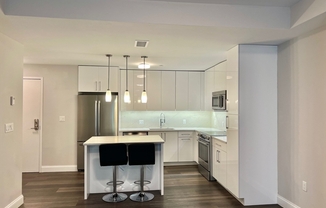 1 bed, 1.5 baths, 869 sqft, $3,750, Unit 401