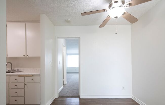 1 bed, 1 bath, 690 sqft, $1,995, Unit 018