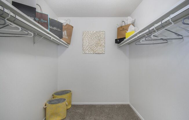 3 beds, 2 baths, 1,125 sqft, $1,600, Unit 805