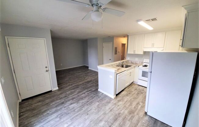 2 beds, 2 baths, 820 sqft, $1,550, Unit 205