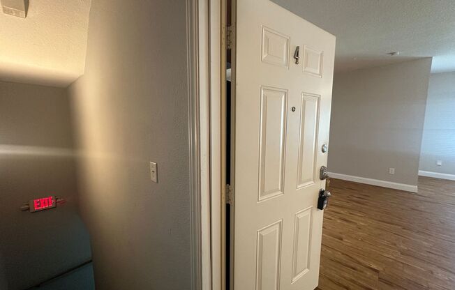 2 beds, 2 baths, 946 sqft, $1,600, Unit Unit 4