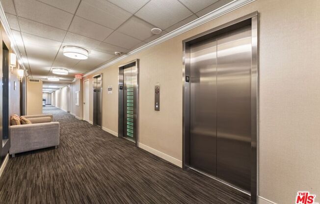 1 bed, 2 baths, 893 sqft, $4,999, Unit 1905