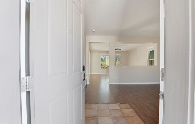 Spacious 3-Bedroom + Loft Home with Mountain Views in Stetson Valley