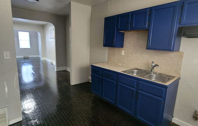 2 beds, 1 bath, $1,150