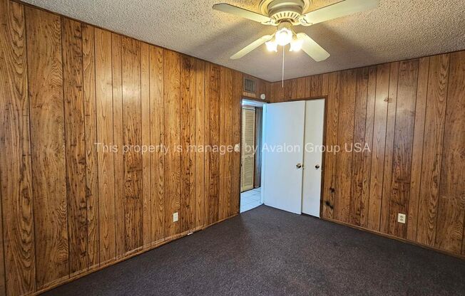 2 beds, 1 bath, $990