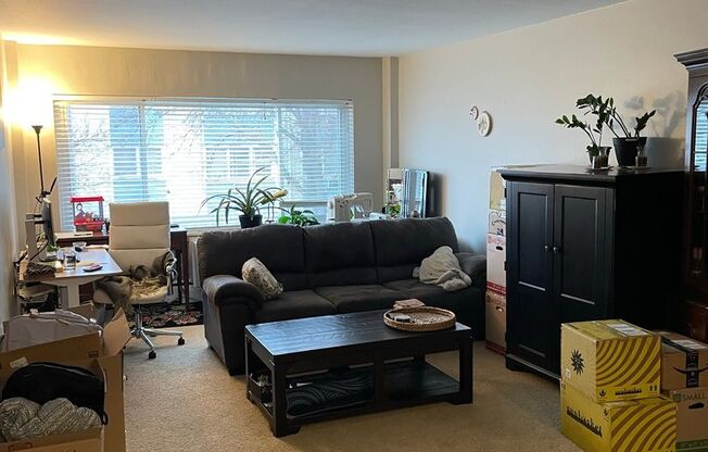 1 bed, 1 bath, 750 sqft, $1,195, Unit 209 (R)