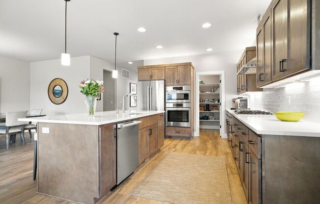 3 beds, 3 baths, $3,495