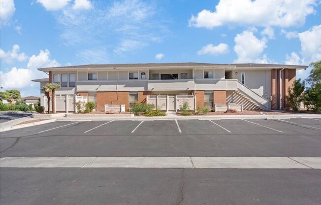 RENOVATED 3BD/2BA LV COUNTRY CLUB GUARD GATED
