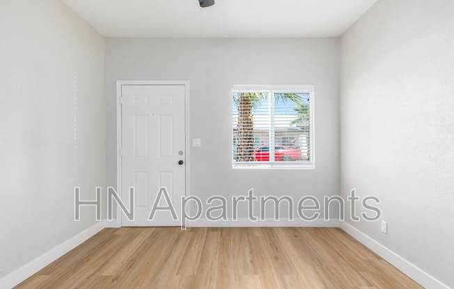 4121 N 33 DR