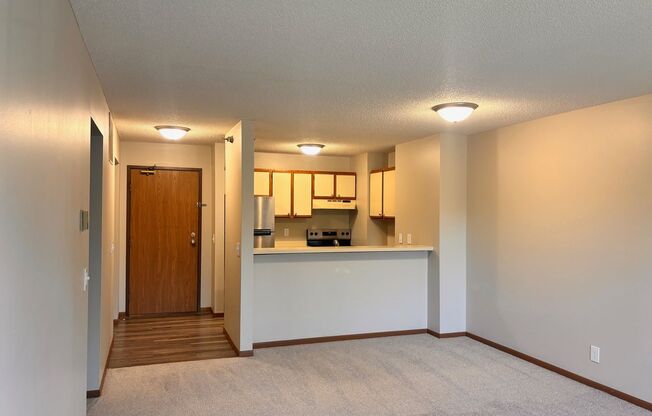1 bed, 1 bath, 715 sqft, $1,395, Unit 6135220NR-1