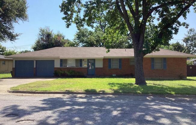 2020 ROBINWOOD DR
