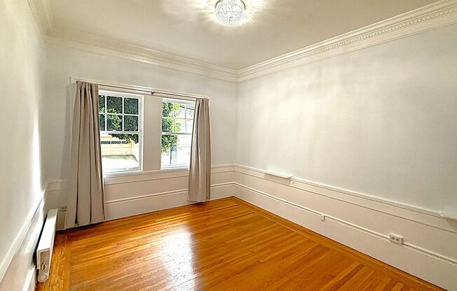 EPIC REA - Fantastic Location - Renovated and Historic Studio on Nob Hill!