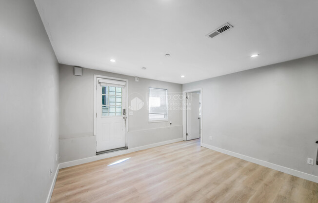 1110 S VAN NESS AVE