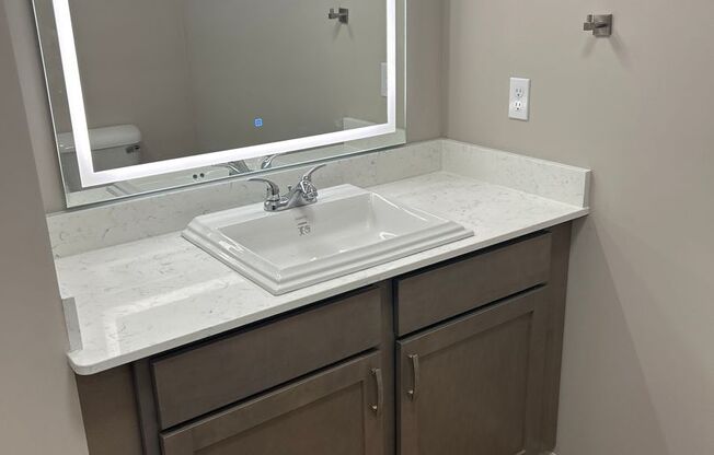 Studio, 1 bath, 500 sqft, $995, Unit 24