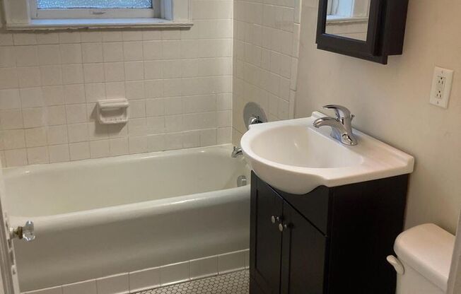 Studio, 1 bath, 308 sqft, $775, Unit 307