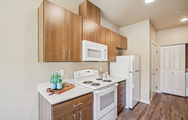 2 beds, 1 bath, 903 sqft, $1,550, Unit 192-201