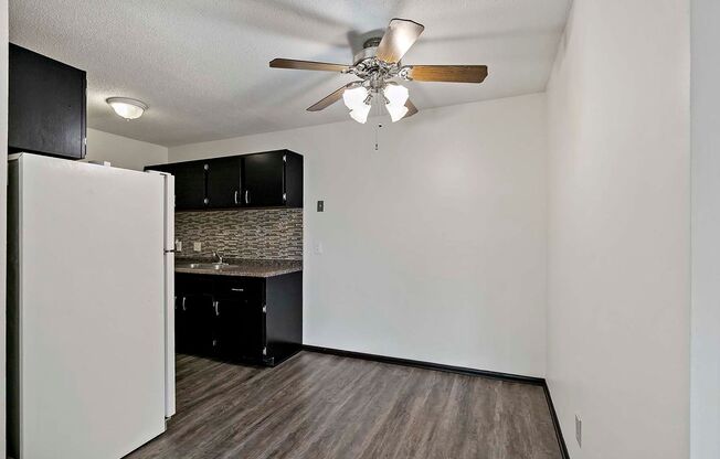 2 beds, 1.5 baths, 1,050 sqft, $1,395, Unit 7710-209